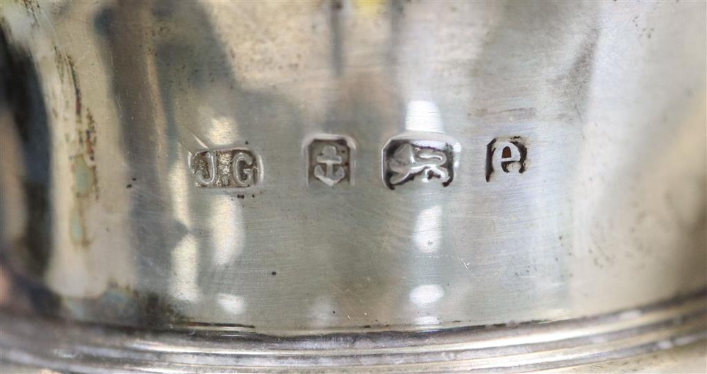 An Edwardian silver cream jug and a sugar bowl, Birmingham, 1904, 9oz